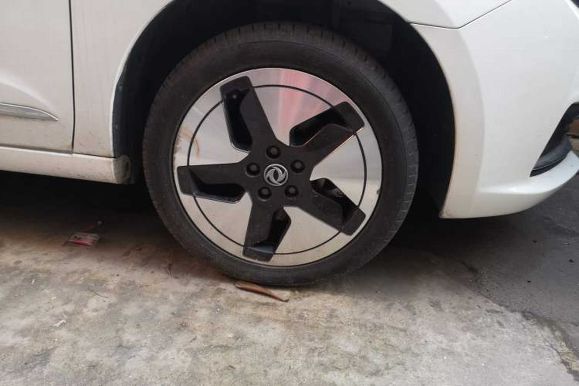 Used Dongfeng Aeolus E70 2021 Revised Version 500 Ultra-Comfort Edition Right Front Wheel Hub