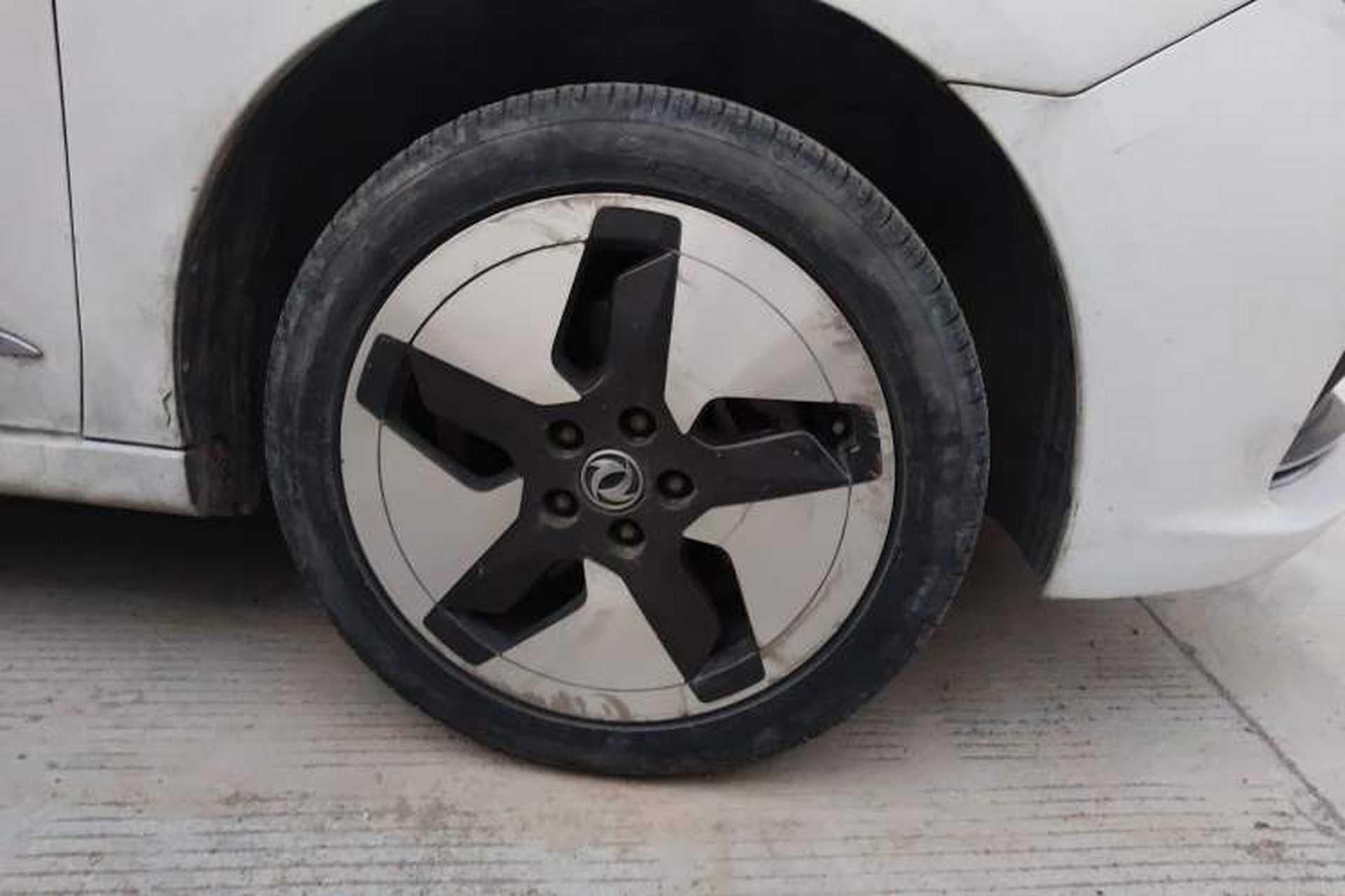 Used Dongfeng Aeolus E70 2021 Revised Version 500 Pro Ultra-Comfort Edition Right Front Wheel Hub