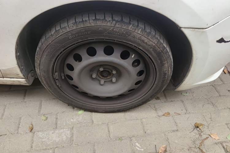 Used Dongfeng Aeolus E70 2021 500 PLUS Ultra-Comfort Edition Right Front Wheel Hub