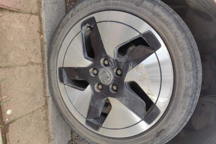 Used Dongfeng Aeolus E70 2021 500 Ultra-Comfort Edition Right Front Wheel Hub