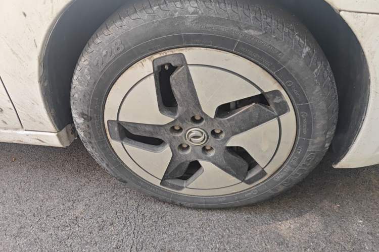 Used Dongfeng Aeolus E70 2021 500 Super Delight Edition Right Front Wheel Hub