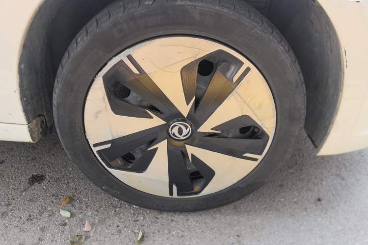 Used Dongfeng Aeolus E70 2021 Revised Version 3 500 Ultra-Comfort Edition Right Front Wheel Hub