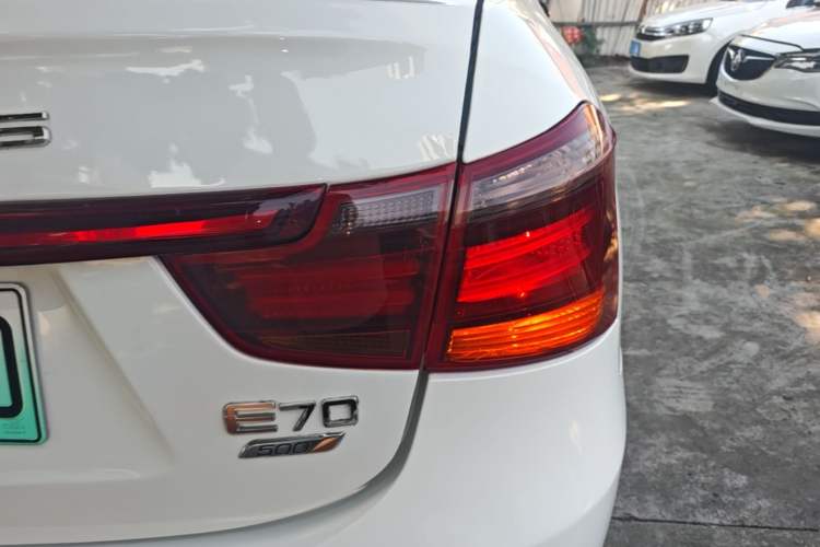 Used Dongfeng Aeolus E70 2021 Revised Version 3 500 Ultra-Comfort Edition Right Rear Taillight