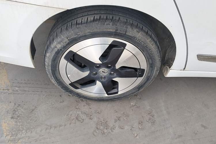 Used Dongfeng Aeolus E70 2021 360H Battery-Swap Version Right Rear Wheel Hub