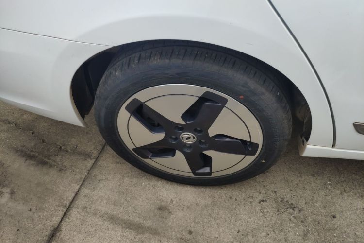 Used Dongfeng Aeolus E70 2021 360H Battery-Swap Version Right Rear Wheel Hub