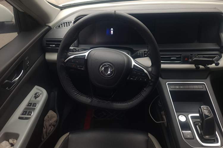 Used Dongfeng Aeolus E70 2021 Revised Version 360H Battery-Swap Edition Steering Wheel