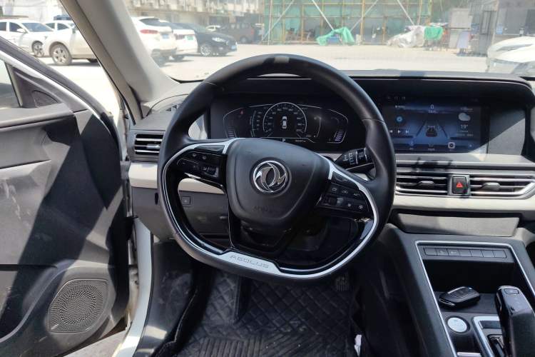 Used Dongfeng Aeolus E70 2021 Revised Version 360H Battery-Swap Edition Steering Wheel