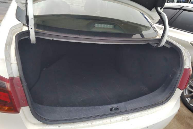 Used Dongfeng Aeolus E70 2021 Revised Version 500 Super Delight Edition Trunk