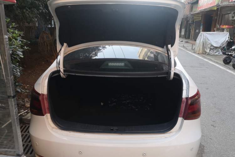 Used Dongfeng Aeolus E70 2021 Revised Version 500 Ultra-Comfort Edition Trunk
