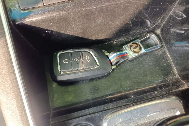 Used Dongfeng Aeolus E70 2021 360H Battery-Swap Version Vehicle Key