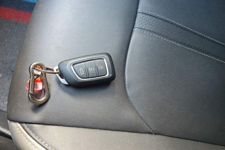 Used Dongfeng Aeolus E70 2021 Revised Version 3 500 Ultra-Comfort Edition Vehicle Key