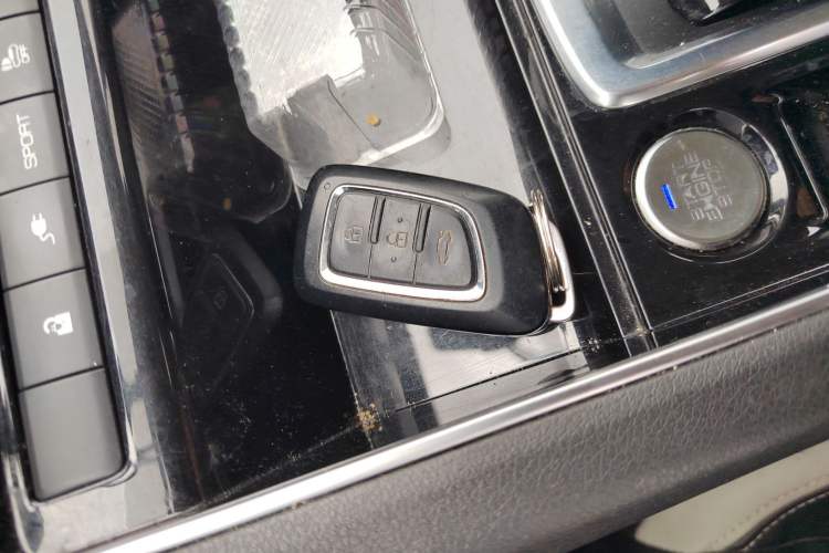 Used Dongfeng Aeolus E70 2021 Revised Version 500 Super Delight Edition Vehicle Key