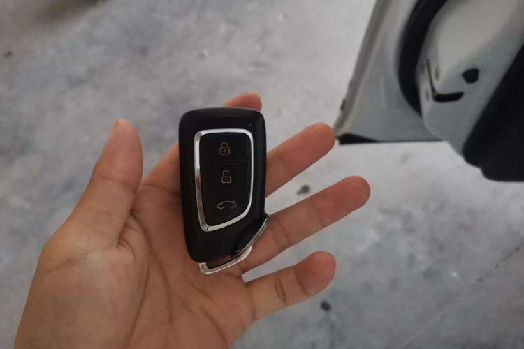Used Dongfeng Aeolus E70 2021 Revised Version 2 500 Ultra-Comfort Edition Vehicle Key
