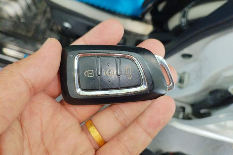 Used Dongfeng Aeolus E70 2021 Revised Version 360H Battery-Swap Edition Vehicle Key