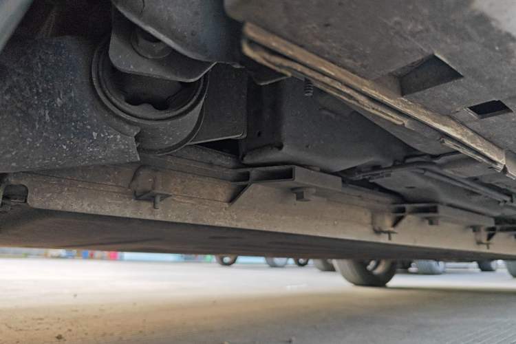 Used Dongfeng Aeolus E70  Chassis Rear Right