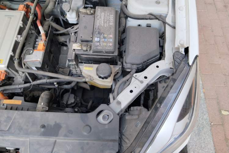 Used Dongfeng Aeolus E70 2022 500 Ultra-Enjoyment Edition Engine Bay Left