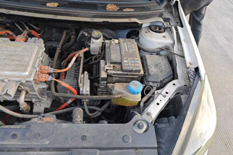 Used Dongfeng Aeolus E70  Engine Bay Left