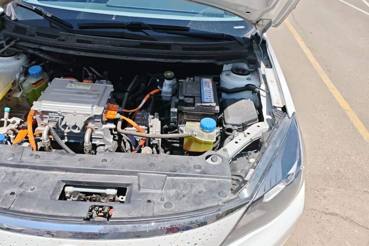 Used Dongfeng Aeolus E70 2022 500 Ultra-Enjoyment Edition Engine Bay Left