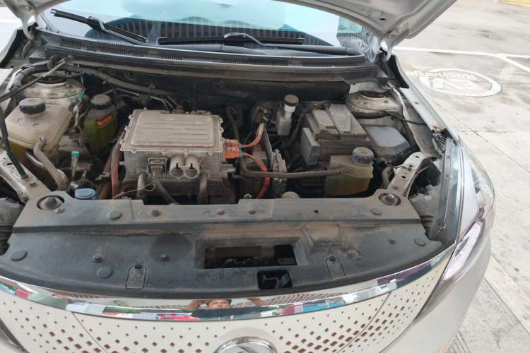 Used Dongfeng Aeolus E70 2022 500 Ultra-Enjoyment Edition Engine Bay Left
