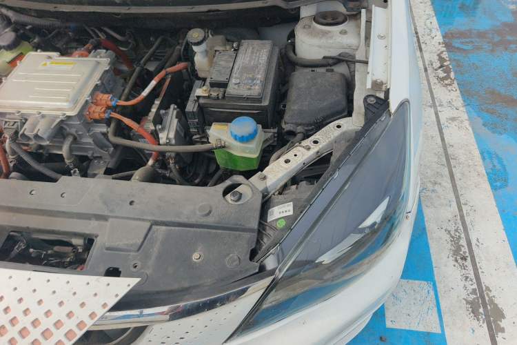 Used Dongfeng Aeolus E70  Engine Bay Left