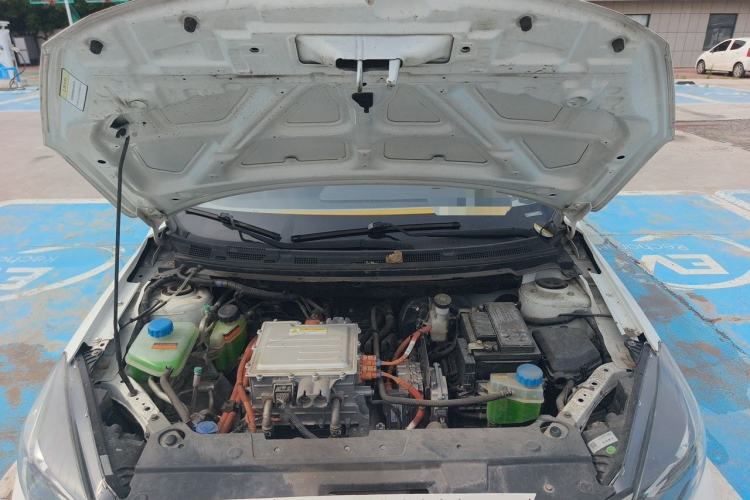 Used Dongfeng Aeolus E70  Engine Bay