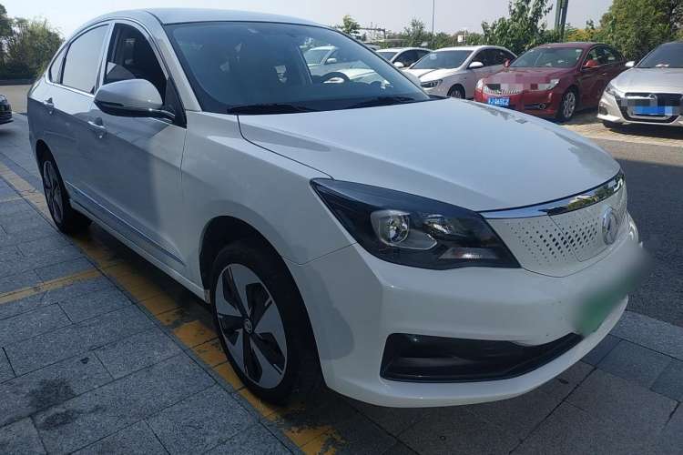 Used Dongfeng Aeolus E70 2022 500 Ultra-Enjoyment Edition Front Right 45 Deg