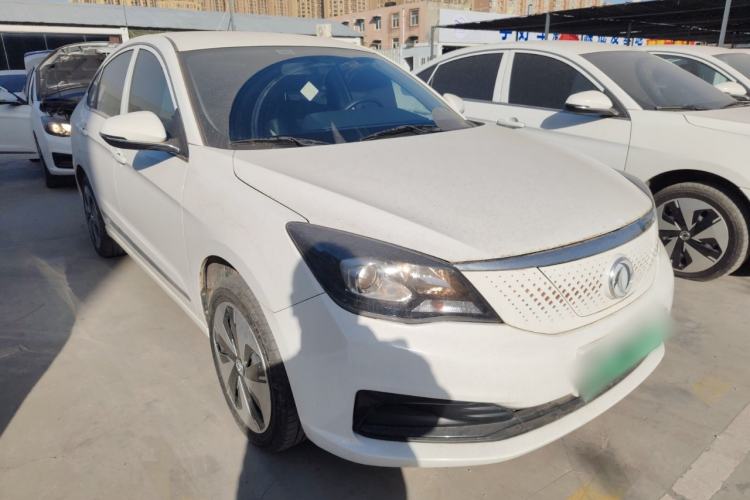 Used Dongfeng Aeolus E70 2022 500 Ultra-Enjoyment Edition Front Right 45 Deg