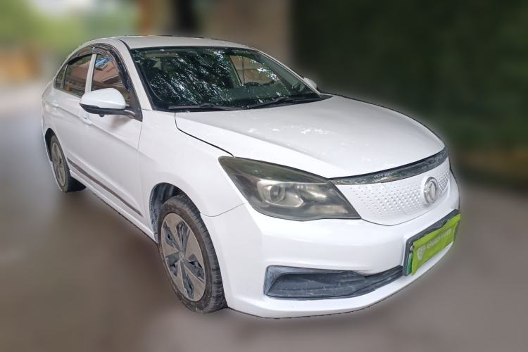 Used Dongfeng Aeolus E70 2022 500 Ultra-Enjoyment Edition Front Right 45 Deg