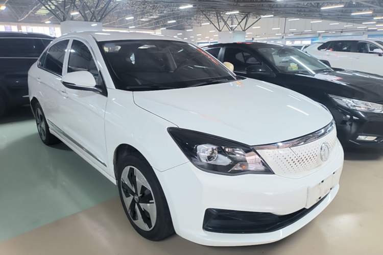 Used Dongfeng Aeolus E70 2022 500 Ultra-Enjoyment Edition Front Right 45 Deg