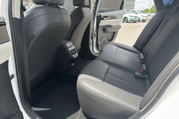 Used Dongfeng Aeolus E70 2022 500 PLUS Deluxe Edition Interior 2