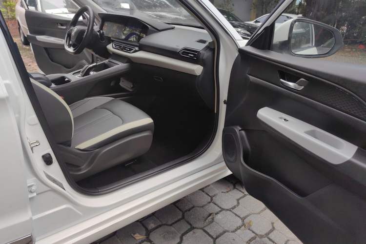 Used Dongfeng Aeolus E70 2022 500 Ultra-Enjoyment Edition Interior 3