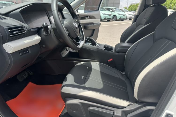 Used Dongfeng Aeolus E70 2022 500 PLUS Deluxe Edition Left Front Seat