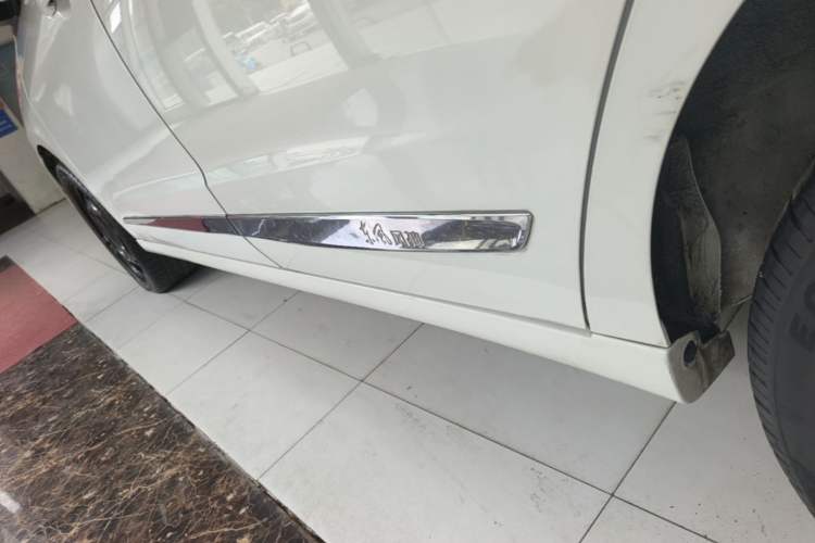 Used Dongfeng Aeolus E70 2022 500 Ultra-Enjoyment Edition Left Side Sill