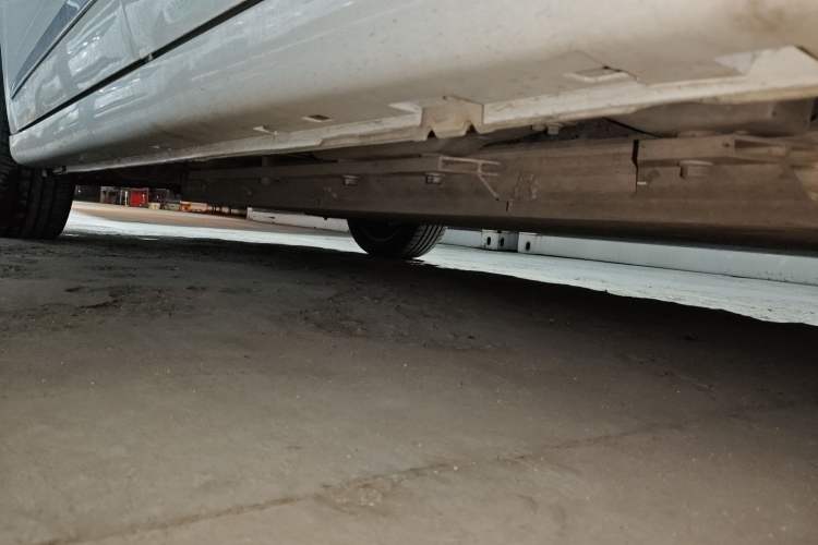 Used Dongfeng Aeolus E70 2022 500 Ultra-Enjoyment Edition Left Side Sill