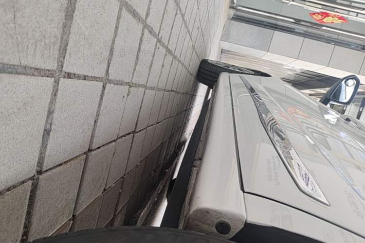 Used Dongfeng Aeolus E70 2022 500 PLUS Deluxe Edition Left Side Sill