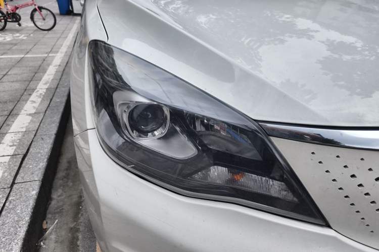 Used Dongfeng Aeolus E70 2022 500 Ultra-Enjoyment Edition Right Front Headlight