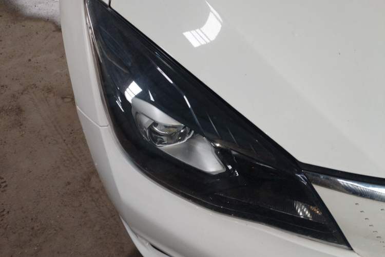 Used Dongfeng Aeolus E70 2022 500 Ultra-Enjoyment Edition Right Front Headlight
