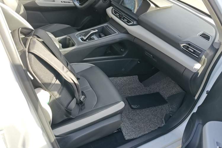 Used Dongfeng Aeolus E70 2022 500 Ultra-Enjoyment Edition Right Front Seat