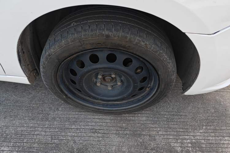 Used Dongfeng Aeolus E70  Right Front Wheel Hub