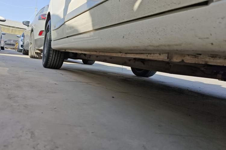 Used Dongfeng Aeolus E70 2022 500 Ultra-Enjoyment Edition Right Side Sill