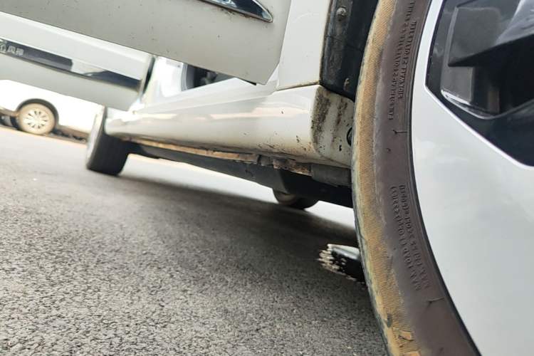 Used Dongfeng Aeolus E70 2022 500 Ultra-Enjoyment Edition Right Side Sill