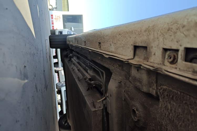 Used Dongfeng Aeolus E70 2022 500 Ultra-Enjoyment Edition Right Side Sill