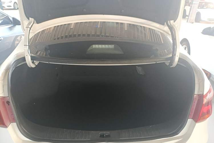 Used Dongfeng Aeolus E70 2022 500 Ultra-Enjoyment Edition Trunk