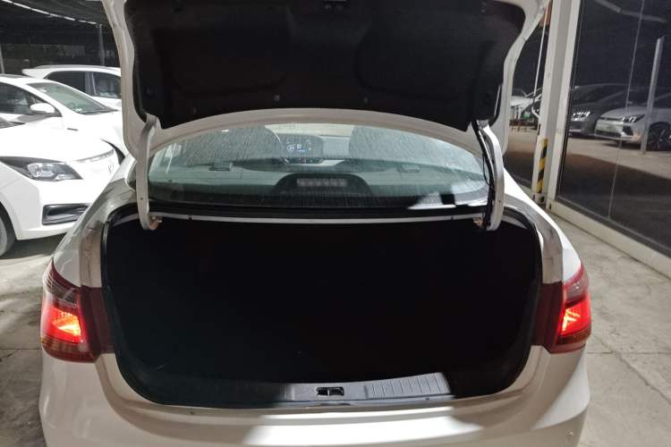 Used Dongfeng Aeolus E70 2022 500 Ultra-Enjoyment Edition Trunk