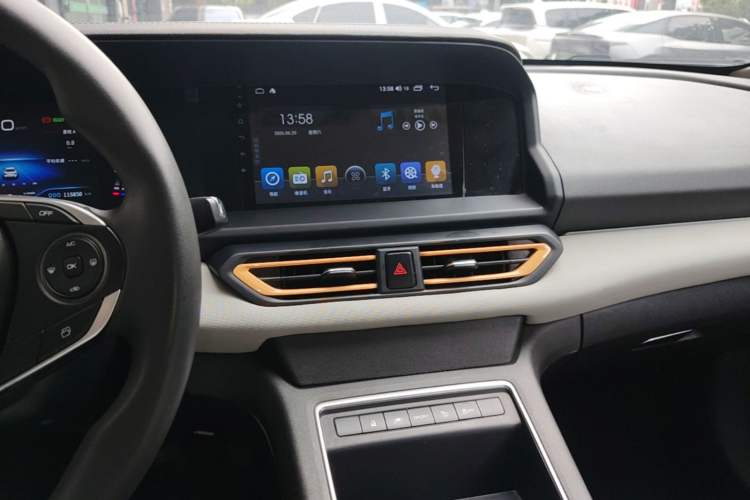Used Dongfeng Aeolus E70 2023 Revised PRO Smart Drive Version Audio And AC Panel