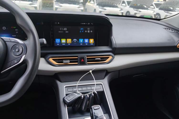 Used Dongfeng Aeolus E70 2023 Revised PRO Smart Drive Version Audio And AC Panel