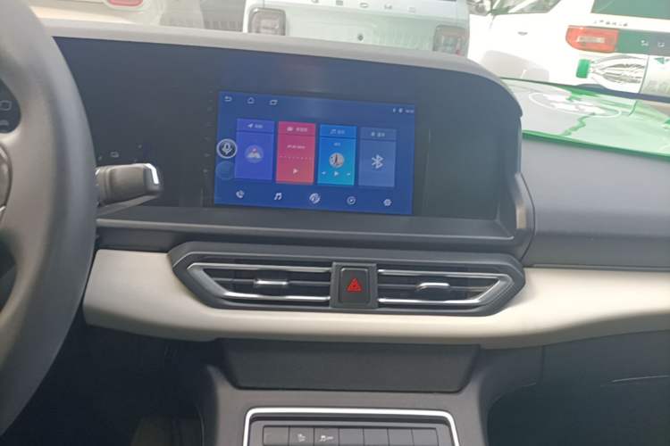 Used Dongfeng Aeolus E70 2023 400H Battery-Swap Rental Version Audio And AC Panel