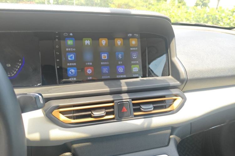 Used Dongfeng Aeolus E70 2023 Revised PRO Smart Drive Version Audio And AC Panel