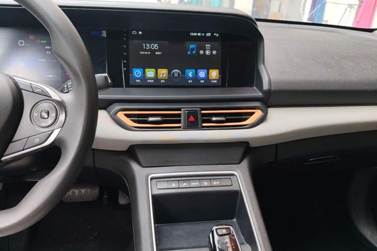 Used Dongfeng Aeolus E70 2023 Revised PRO Smart Drive Version Audio And AC Panel