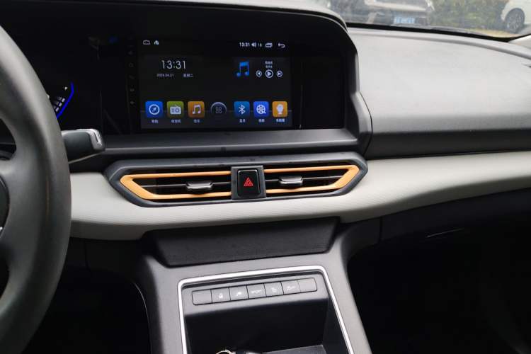 Used Dongfeng Aeolus E70 2023 Revised PRO Smart Drive Version Audio And AC Panel